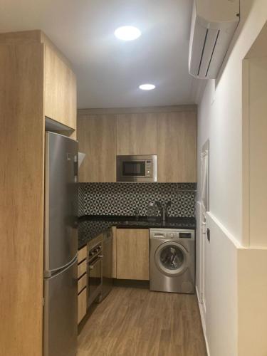 Kitchen, Madrid Rio Suites in La Latina