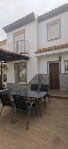 HOGAREÑO ADOSADO EN EL PUEBLO DE ARDALES HOGAREÑO ADOSADO EN EL PUEBLO DE ARDALES