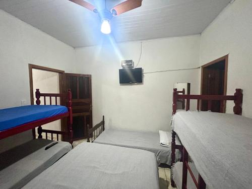 1 double bed, 2 twin beds, 2 bunk beds