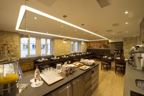 Hotel Alexander Zurich Old Town - image 3