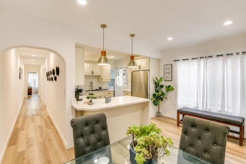 East Los Angeles Home - 7 Mi to Downtown! in East Los Angeles, USA