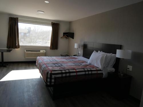 Hilltop Express Inn in Groton, USA