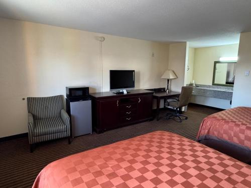 Scottish Inn & Suites - Eau Claire
