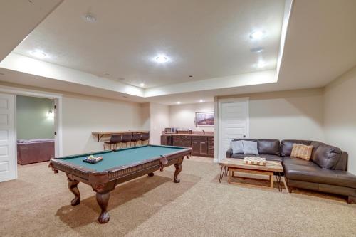 Welcoming Rigby Home with Game Room and Fire Pit!