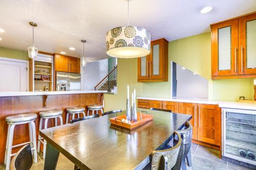 Modern Townhome W/ Hot Tub: 10 Mi To Snowbird! - Sandy, UT