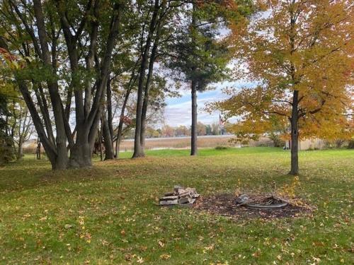 Cozy Lakefront Studio On Long Lake! home