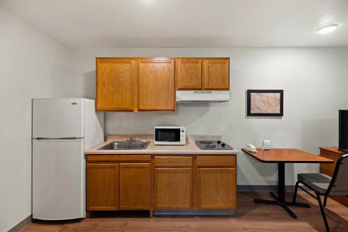 WoodSpring Suites El Paso - image 7