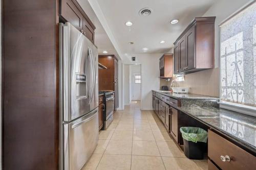ৎ୭ Madison Sanctuary Home ৎ୭ in Los Angeles, USA