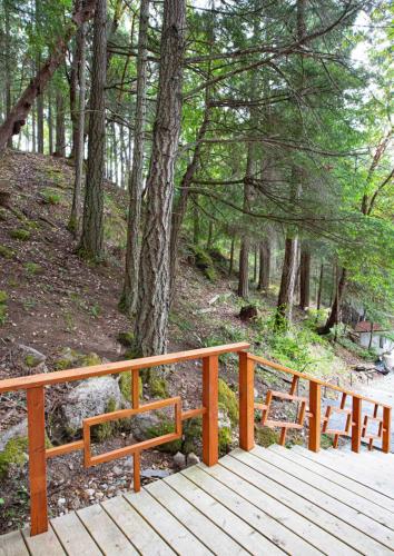 Surrounding environment, Sungate on Salt Spring - Luxurious Suite with Cedar Hot Tub & View near Cusheon Lake