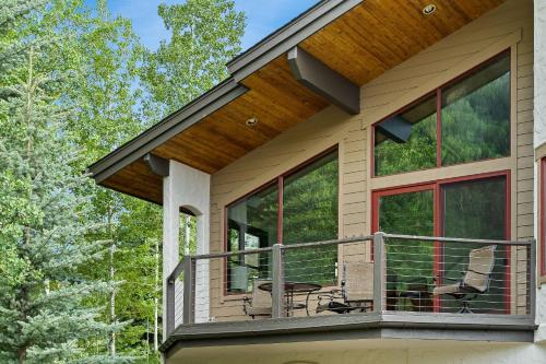 4501 Spruce Way in Mid Vail, USA