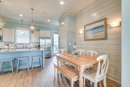 Texas Gulf Coast Home Walk to Bolivar Beach! in Crystal Beach, USA