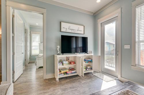 Texas Gulf Coast Home Walk to Bolivar Beach! in Crystal Beach, USA