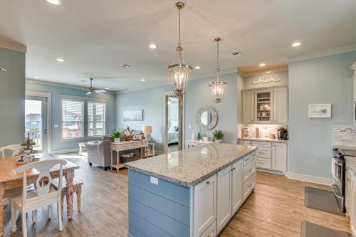 Texas Gulf Coast Home Walk to Bolivar Beach! in Crystal Beach, USA