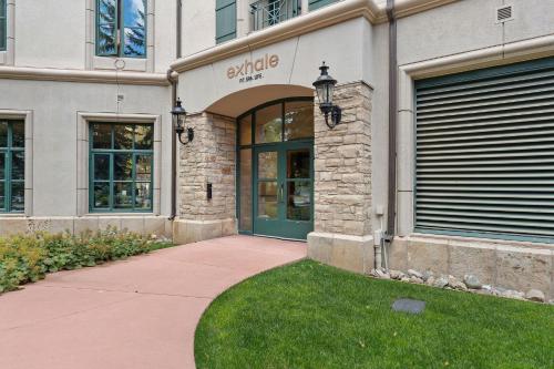 Market Square - Unit 102