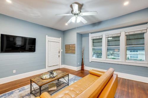 Pet-Friendly Apt with Decks - Near Downtown Dallas! in Dallas, USA