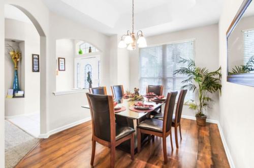 Special Offer Golf Court View For Less detail