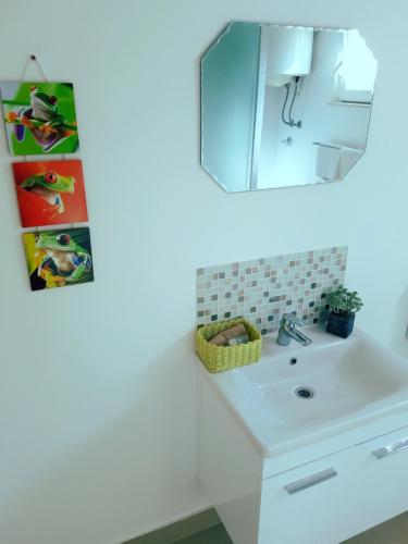 Apartment with Mountain View image 1