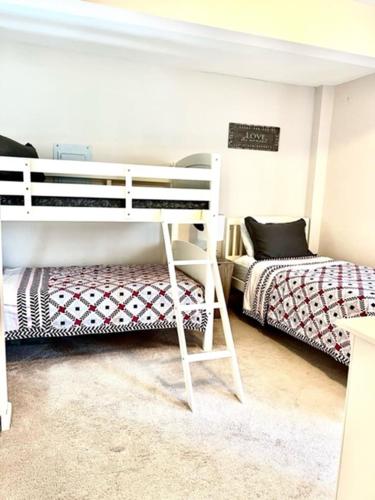 Awesome Home In Brighton Beach With 2 Bedrooms, Internet And Wifi in Brighton Beach, USA