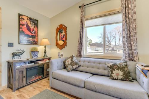 Cozy Dillon Retreat Fireplace, Mountain Views! in Dillon, USA