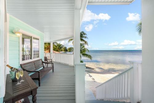 'The Cottage' at Rum Point - Private Getaway
