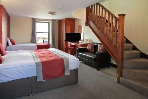 The Marine Hotel - image 10