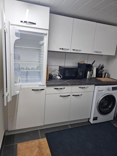 廚房, 200qm Work and Stay 4 Schlafzimmer jedes Zimmer mit eigenem Badezimmer, Neu Modernisiert in 埃施韋勒