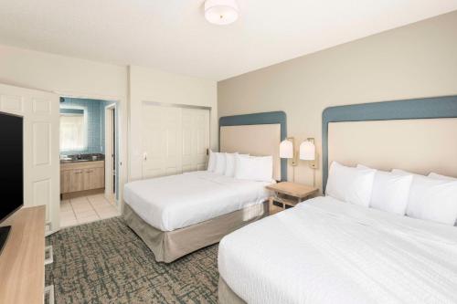 2 bedrooms, 4 beds