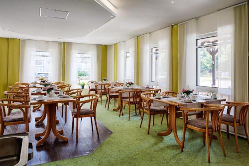 Létesítmények, Carmina am See in Karnin