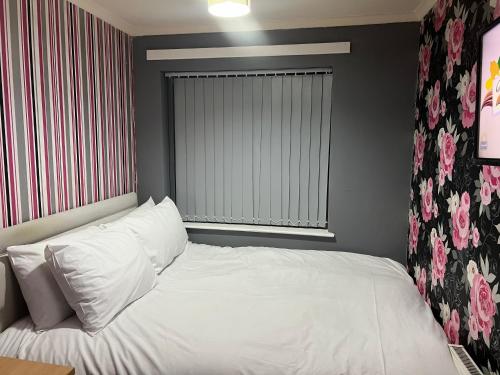 Becky's Lodge - Strictly Single Adult Room Stays - No Double Adult Stays Allowed