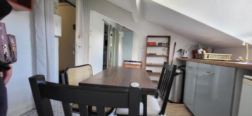 Cozy attic Clichy Levallois near Sole Mio