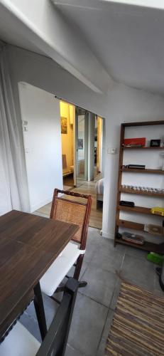 Cozy attic Clichy Levallois - image 11