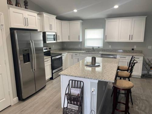 Modern and comfortable new home with hot tub in Fort Pierce, USA