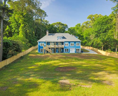 Stunning Lakefront Retreat on Jodeco - Your Perfect Getaway Awaits! in Jonesboro, USA