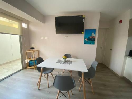 Departamento acogedor frente a Plaza San Miguel