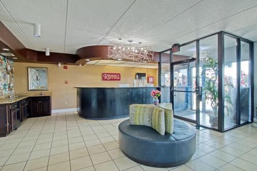Regency Inn & Suites - image 13