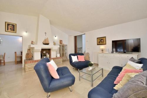 Five-Bedroom Holiday Home