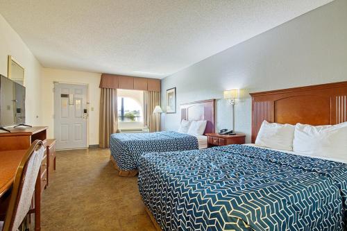 Regency Inn & Suites - main image