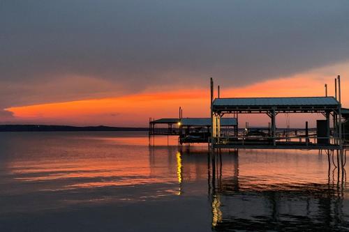 Sunset Cove in Bridgeport, USA