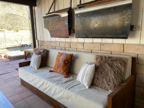 The Seven Chakras; Pool, Stargazing Deck & Spa in Joshua Tree, USA