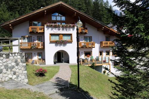 Hotel Garni Civetta - 숙소 외관