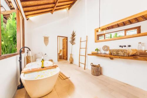 Villa Baladeva - 5 BDR Luxury Villa with huge private Pool - image 2