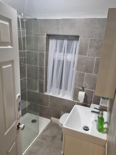 Comfy 1st floor flat, sleeps 4, London (photo 7)