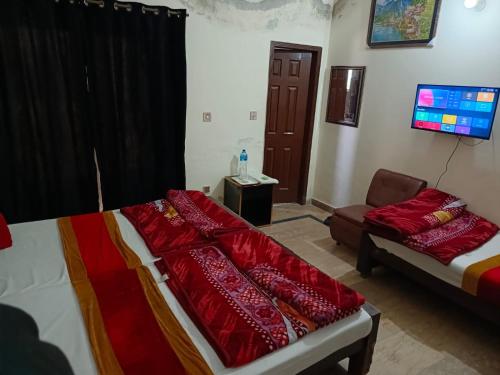 Second Home Family Hotel - image 2