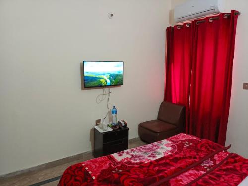 Second Home Family Hotel - image 14