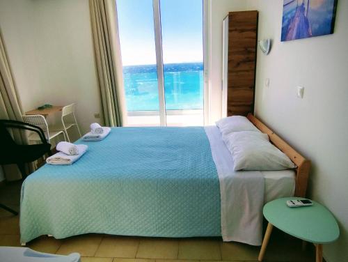 Lilian's Seaview-Party Street-Youth Studios