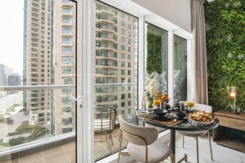 Studio w/Pool & Gym Near Burj Khalifa & Dubai Mall - image 12