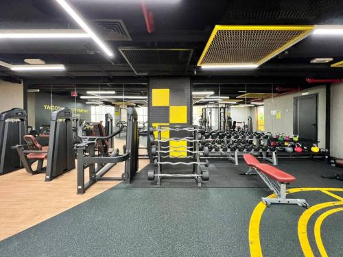 Stylish Studio Walk to Dubai Mall & Burj Khalifa with Pool, Gym & Balcony, Dubai (Foto 7)