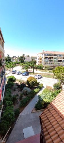 La Croisette, parking, proche plage - Tap to explore photos