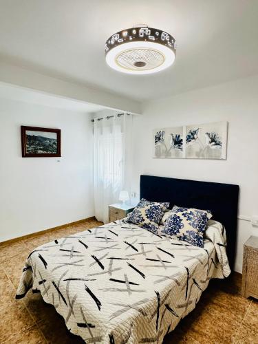 Five-Bedroom House image 8