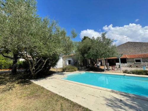 Villa de 5 chambres avec piscine privee jardin clos et wifi a Saint Sulpice de Royan a 6 km de la plage